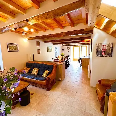 Bergerie De Lasariberes * Gazost (Hautes-Pyrenees)