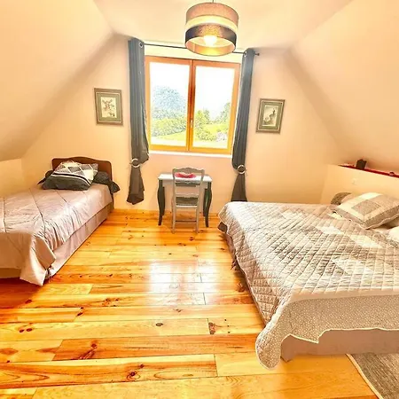 Bergerie De Lasariberes Semesterbostad Gazost (Hautes-Pyrenees)